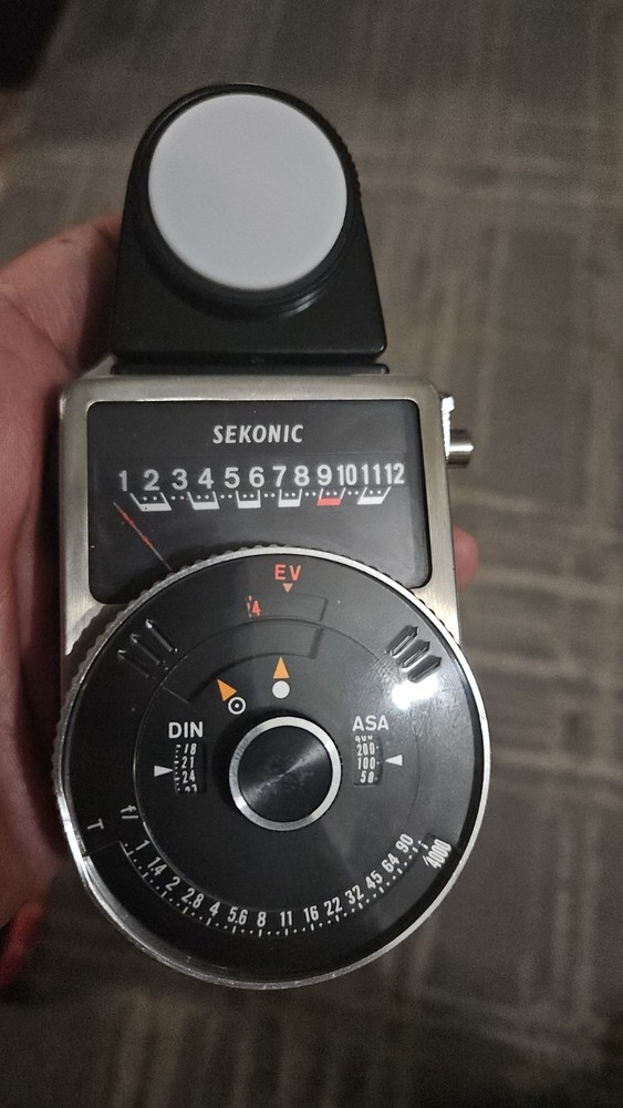 Sekonic L-428 Light Meter w/ Case Tested
