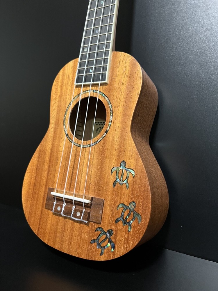 Maui Ukulele Co. Solid Mahogany Soprano with Turtles Inlay