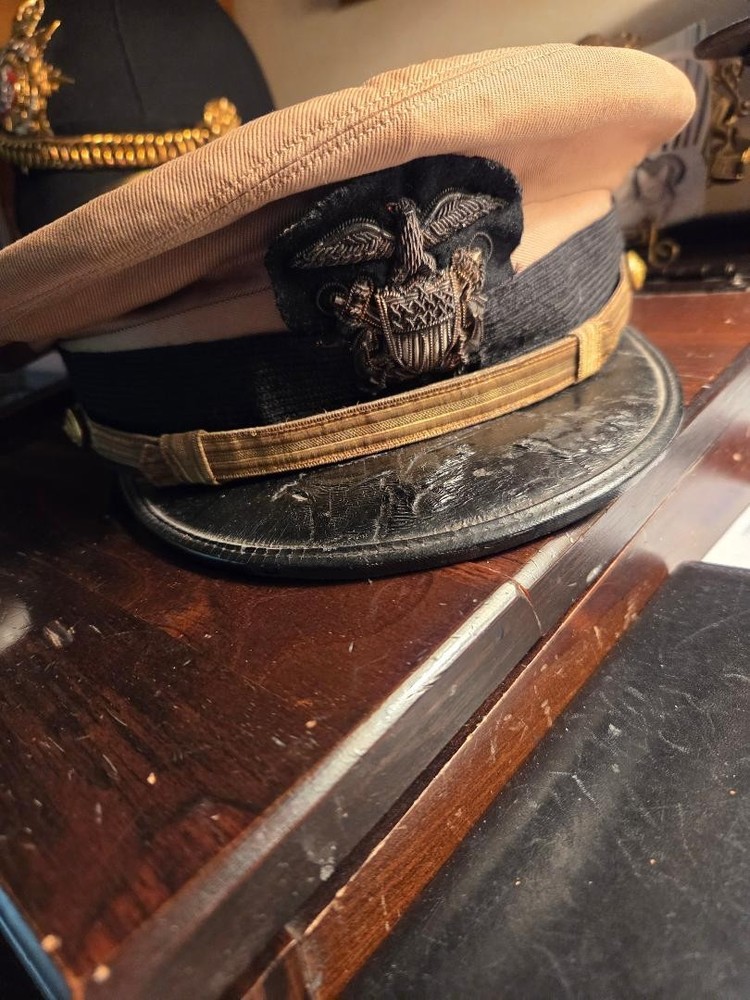 WWII U.S. Navy Officer's Visor cap/hat