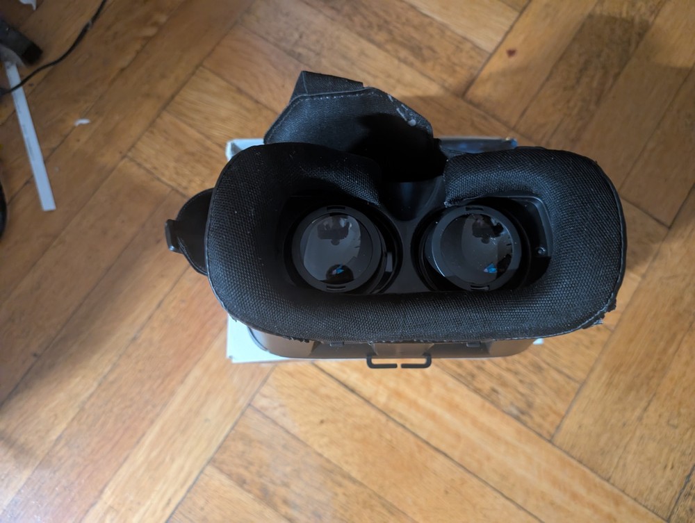 Oracle Virtual Reality 3D Headset for Smartphone - Boxed - Can use with glasses!