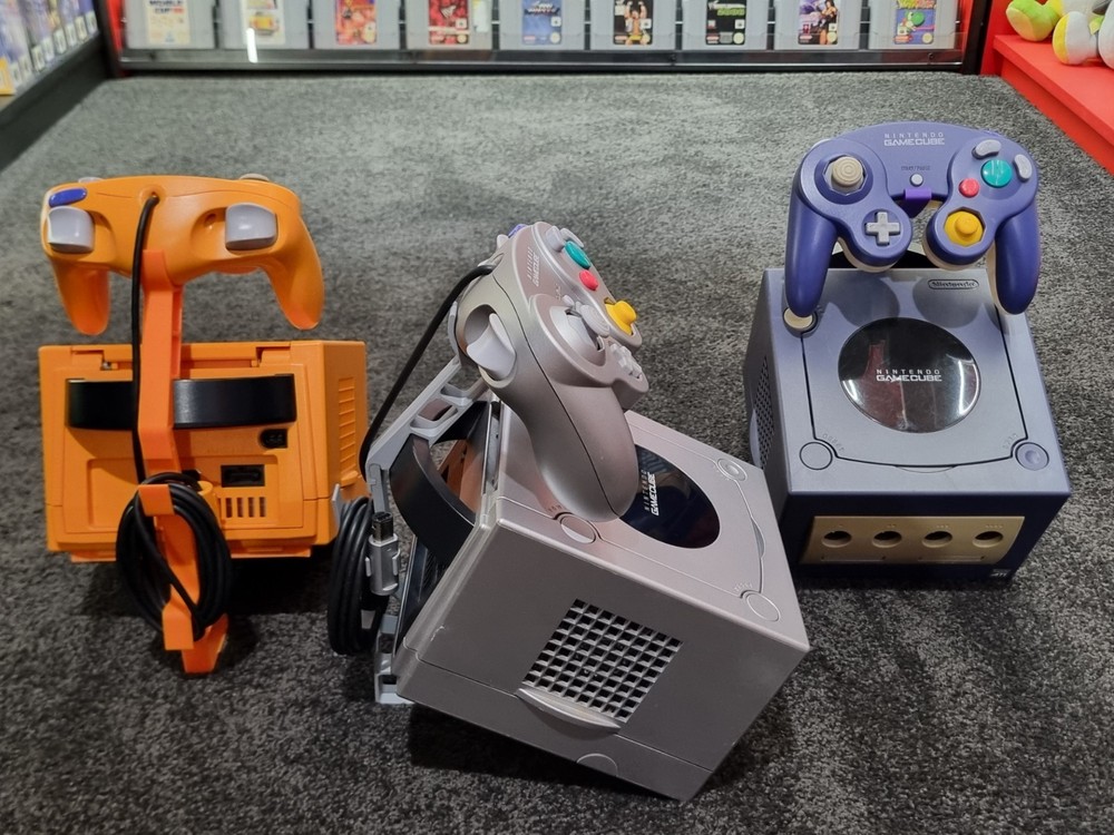 Nintendo GameCube Controller Display Stand –Console Holder | Retro Games