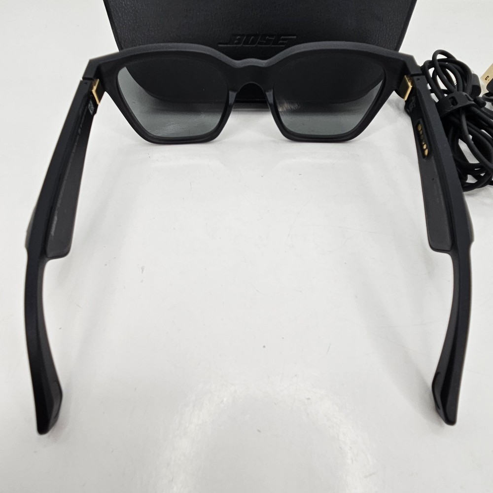 Bose Frames BMD0007 Black Bluetooth Audio Sunglasses w/ Charging Cables & Case