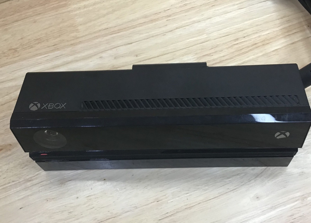 Microsoft Xbox One Kinect Camera/Motion Sensor Bar w/Aftermarket Stand