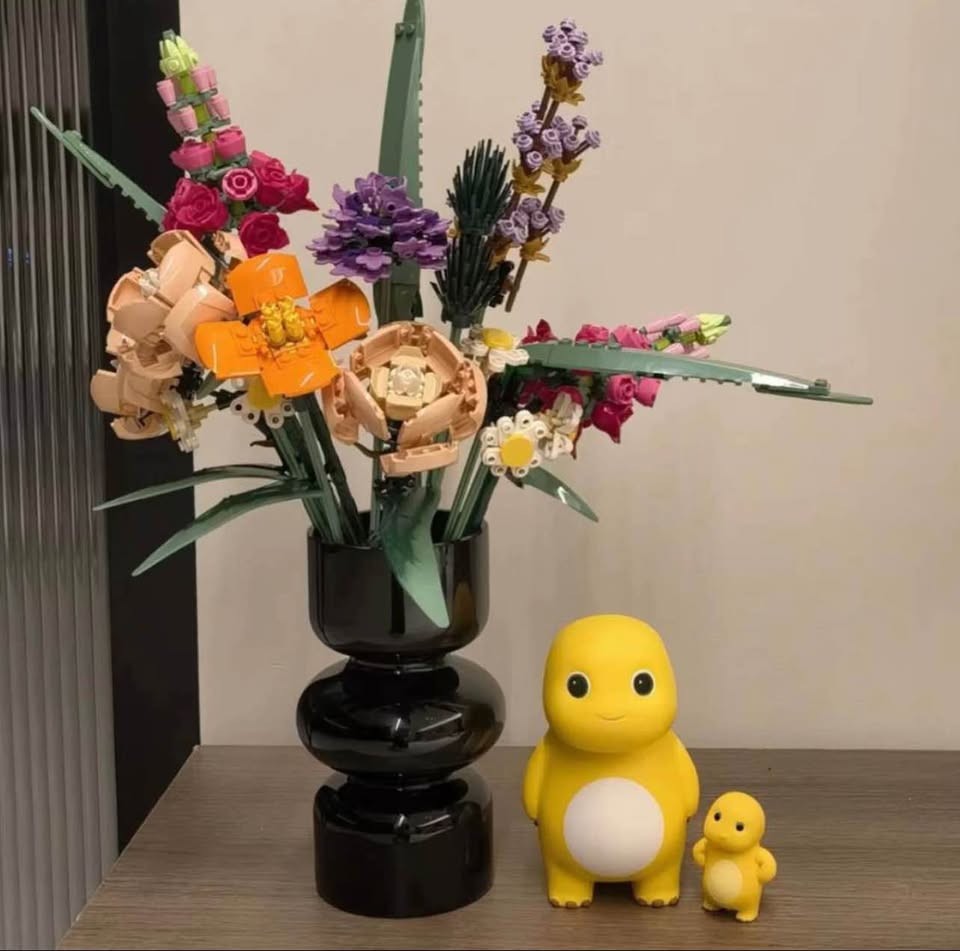 Botanicals Flower Bouquet Building Set - Artificial Flowers for Decoration