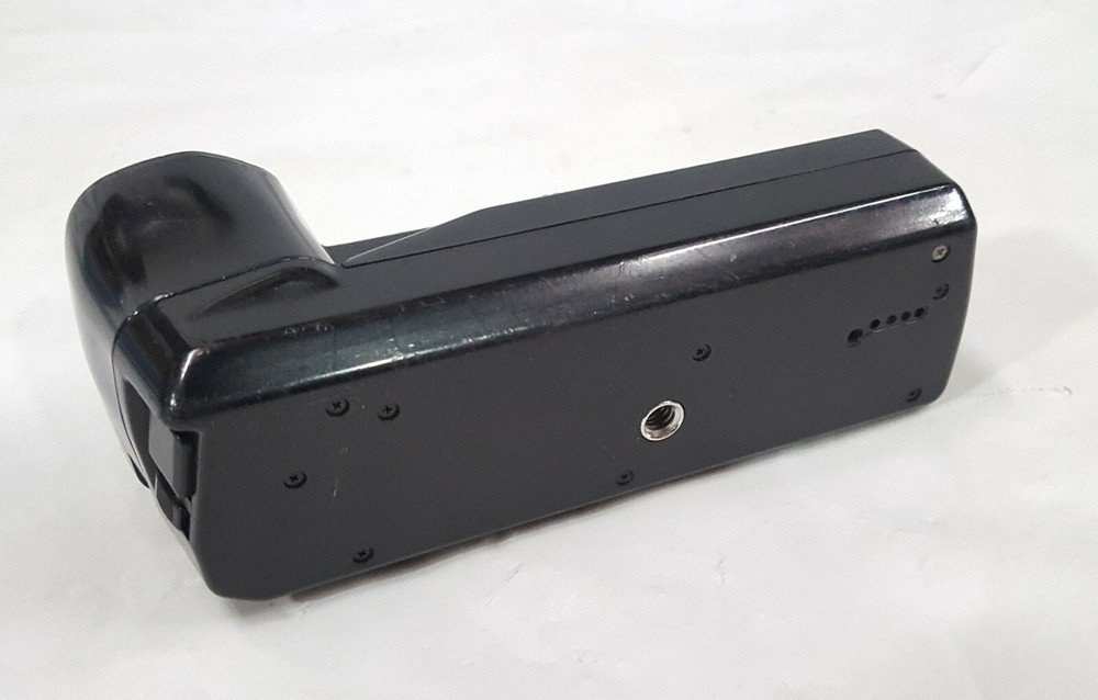 Camera Battery Mount Grip for DSLR Camera - Very Nice!