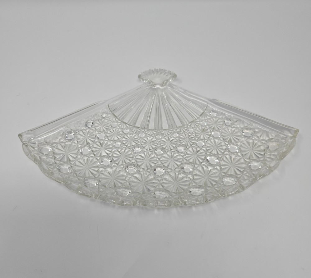 LOVELY DETAILED FLAT FAN CANDY HOLDER