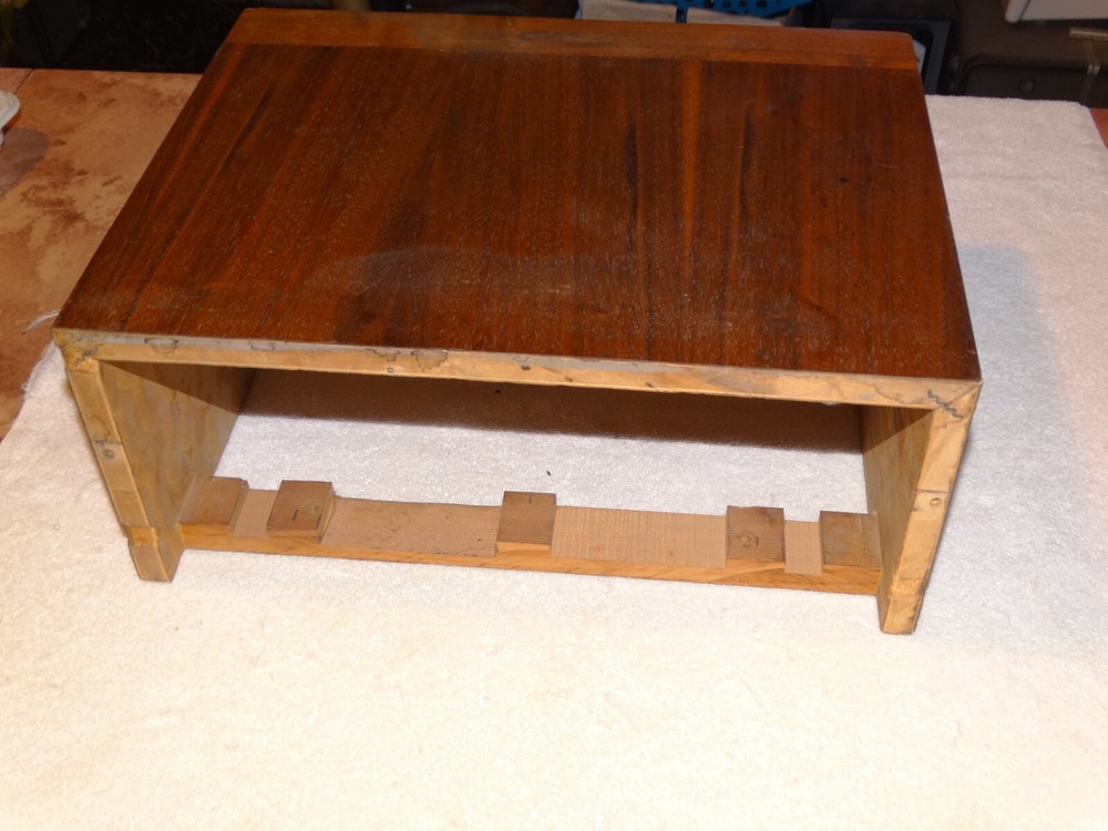 Vintage Wood Case *READ*