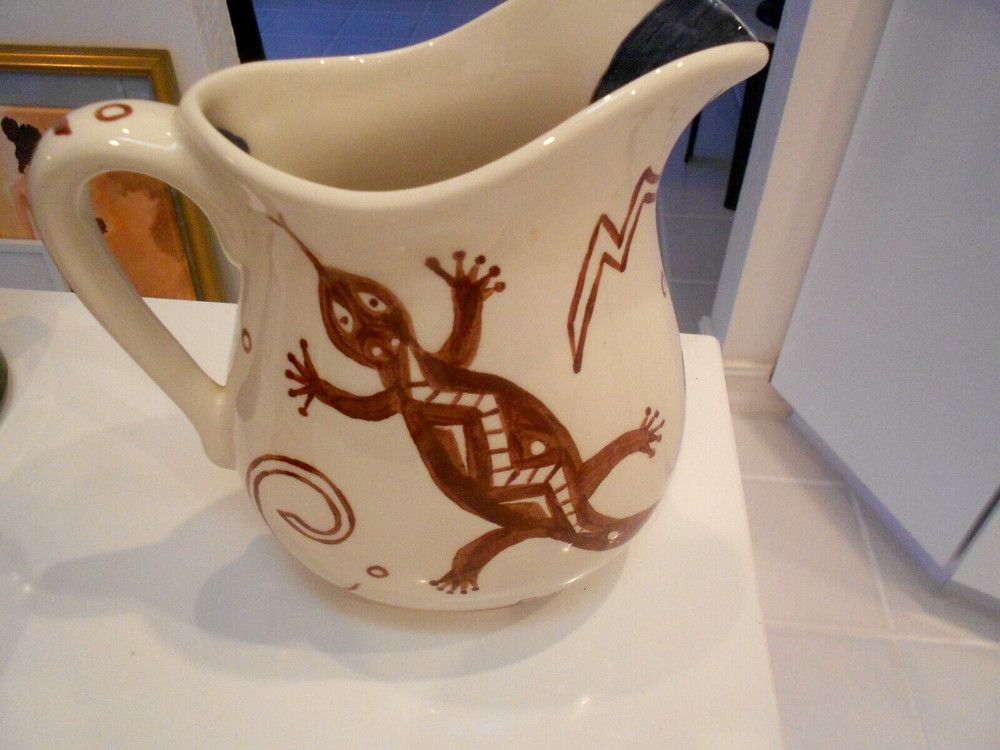 HAND PAINTED LIZARD PITCHER-VG + CONDITION-7 1/2" X 7 1/2