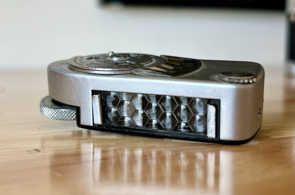 Leicameter MC External Exposure Light Meter Chrome, Reacts To Light