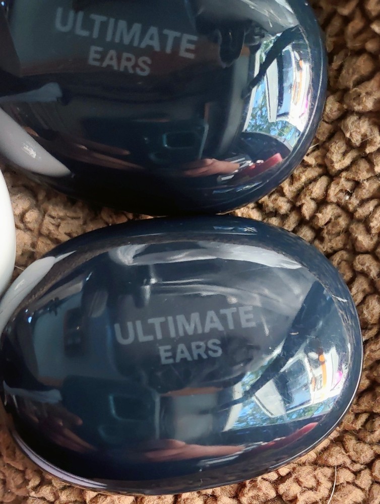 Ultimate Ears UEFitsWireless Earbuds Midnight Blue Color