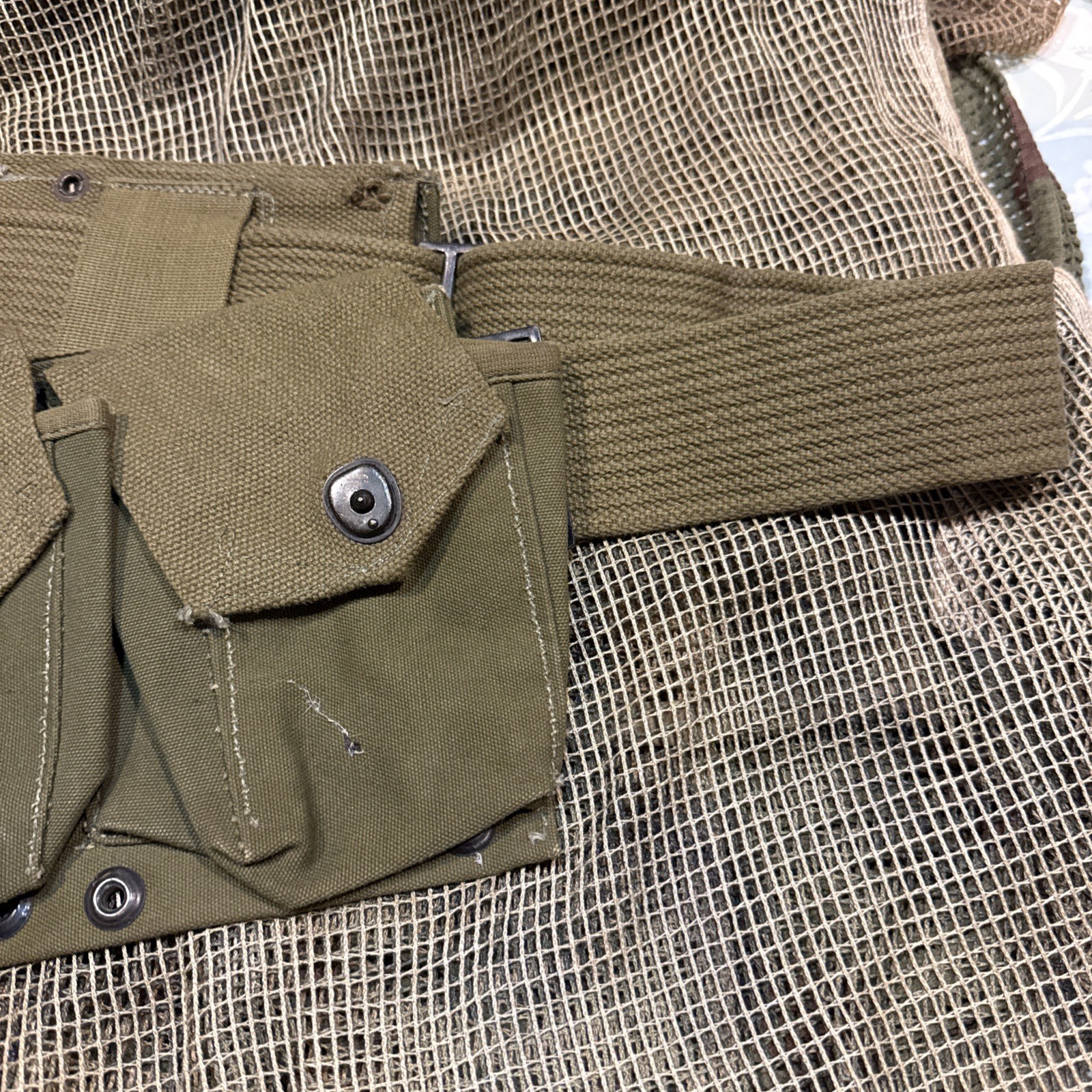 Vintage WWII OD green M-1937 BAR belt !!!