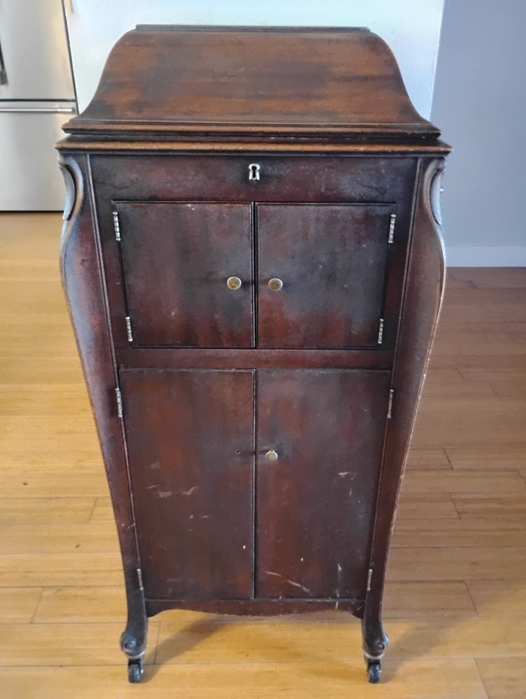 Victrola Talking Machine VV-XI-218629G