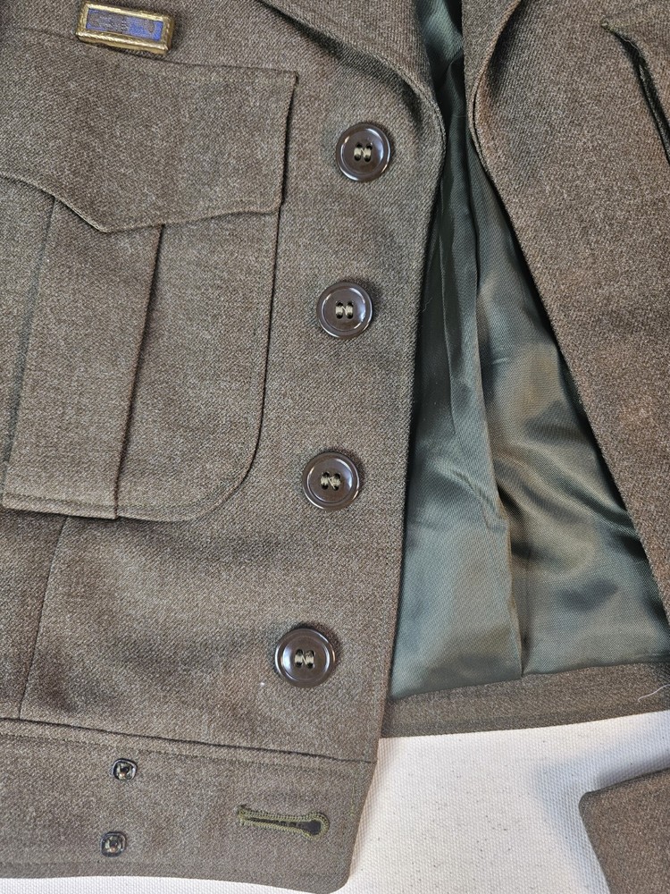 WW2 US Army Ike uniform jacket Ike Jacket with pins & patches