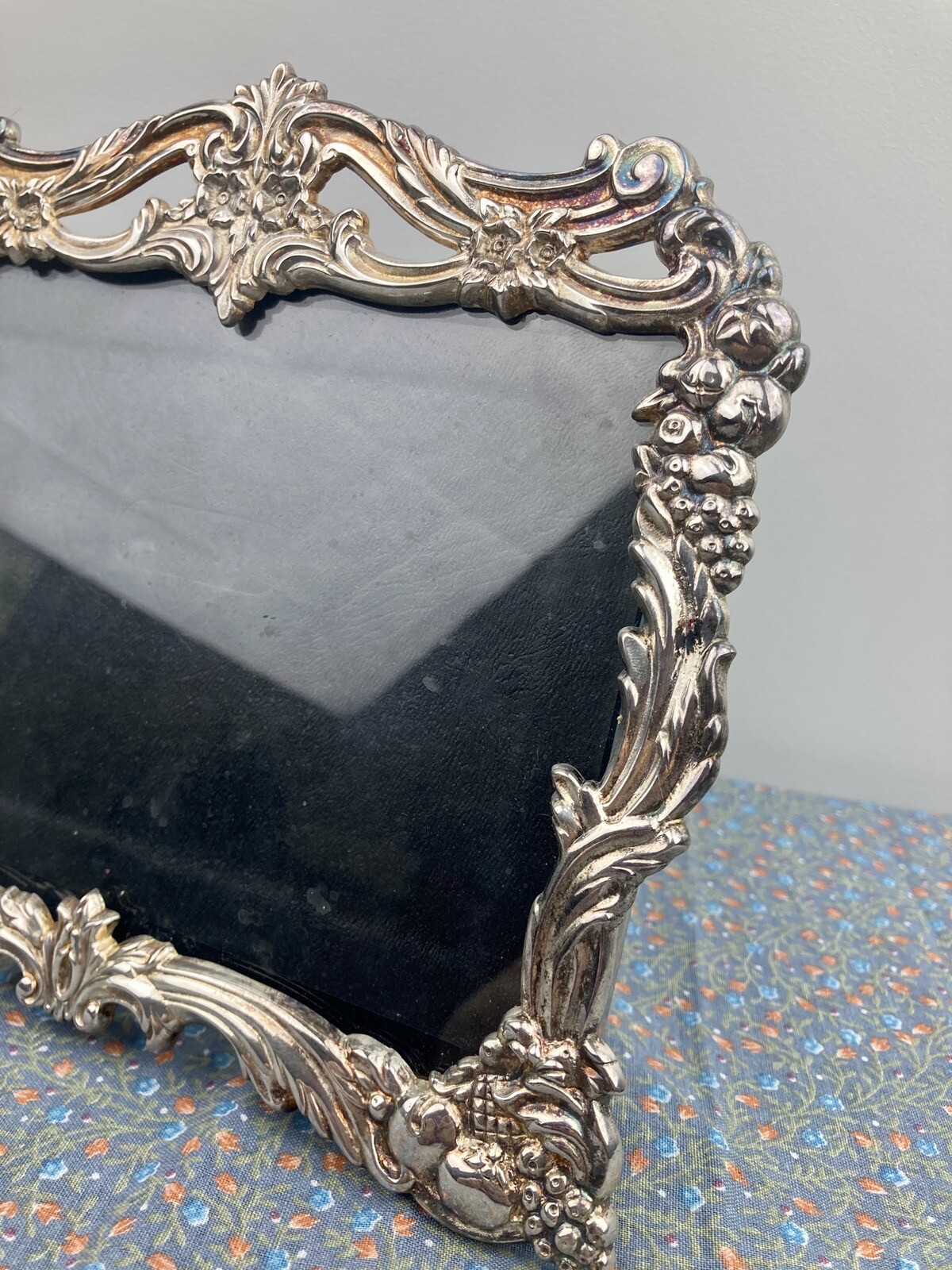 Antique Vintage Fruit Flower Art Nouveau Reed & Barton Silver Plated Photo Frame