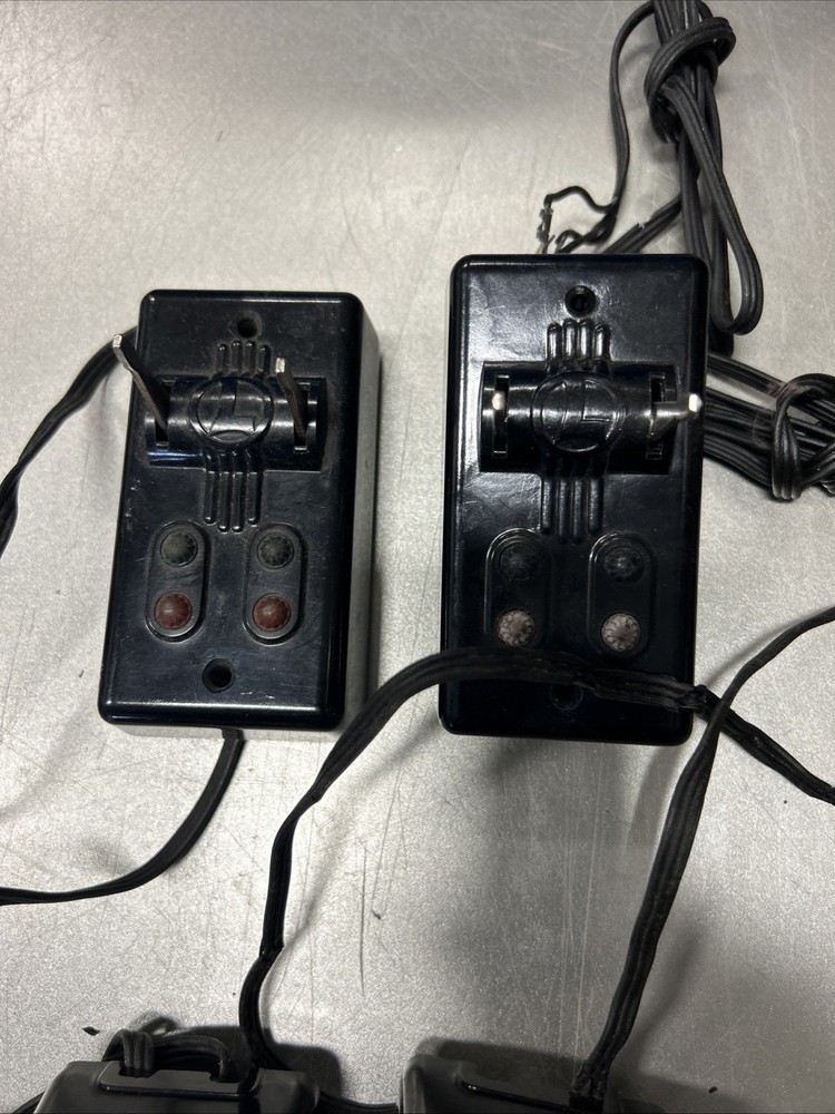 LIONEL POSTWAR 4-#1122-100 DUAL SWITCH TRACK CONTROLLERS UNTESTED✅