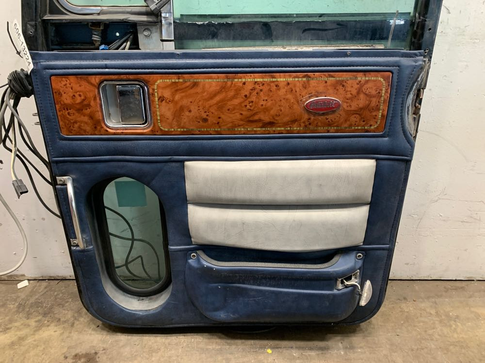 Peterbilt 379 Door (606-13224)