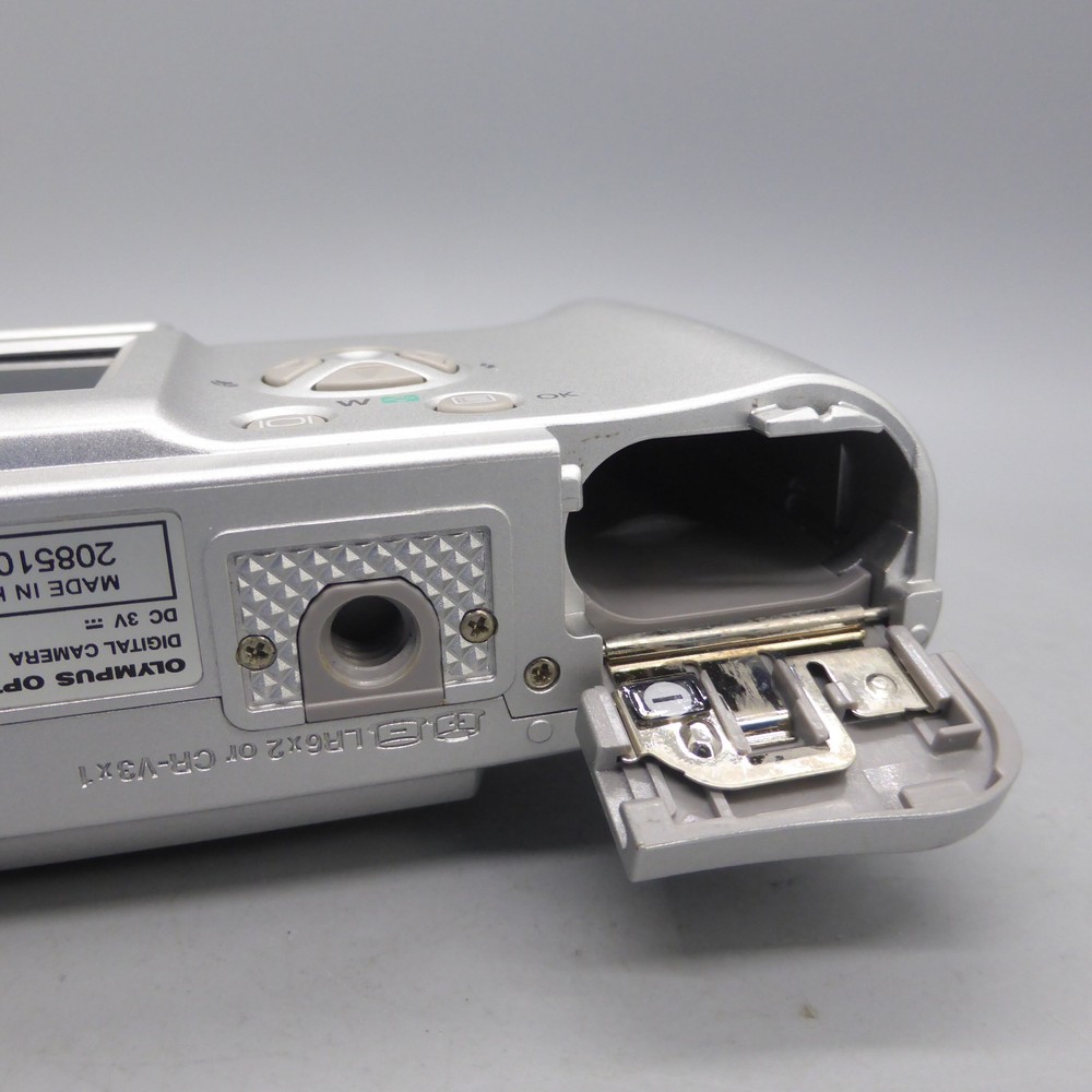 Olympus Digital Camera Camedia C-2 2.0MP Silver Tested