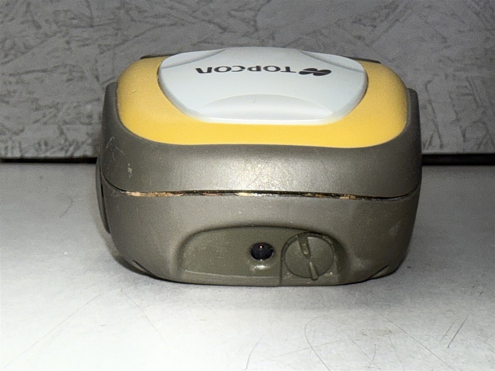 TOPCON GRS-1 GNSS FIELD CONTROLLER RECEIVER W/ ACCESSORIES IN CASE AS-IS