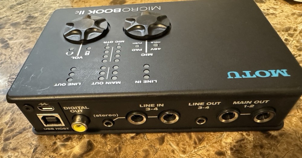 MOTU MicroBook IIc USB 2.0 Digital Audio Interface for Personal Studio Recording