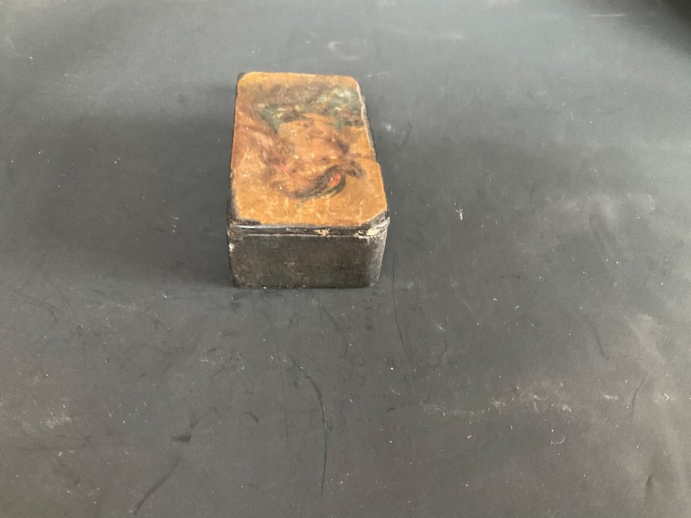 Antique Circa 1800's Lacquerware Paper Mache Snuff Box