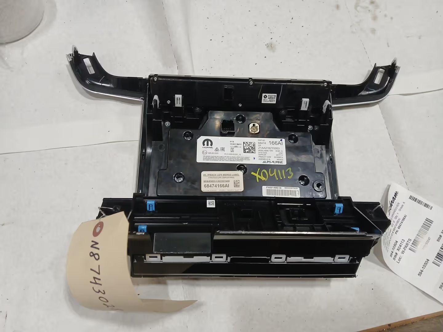 Info-GPS-TV Screen Display Center Console Fits 21-24 GRAND CHEROKEE 3150047