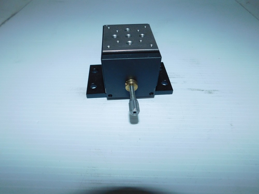 *JM* NEWPORT (?) VERTICAL LINEAR STAGE TOOL (MCE176)
