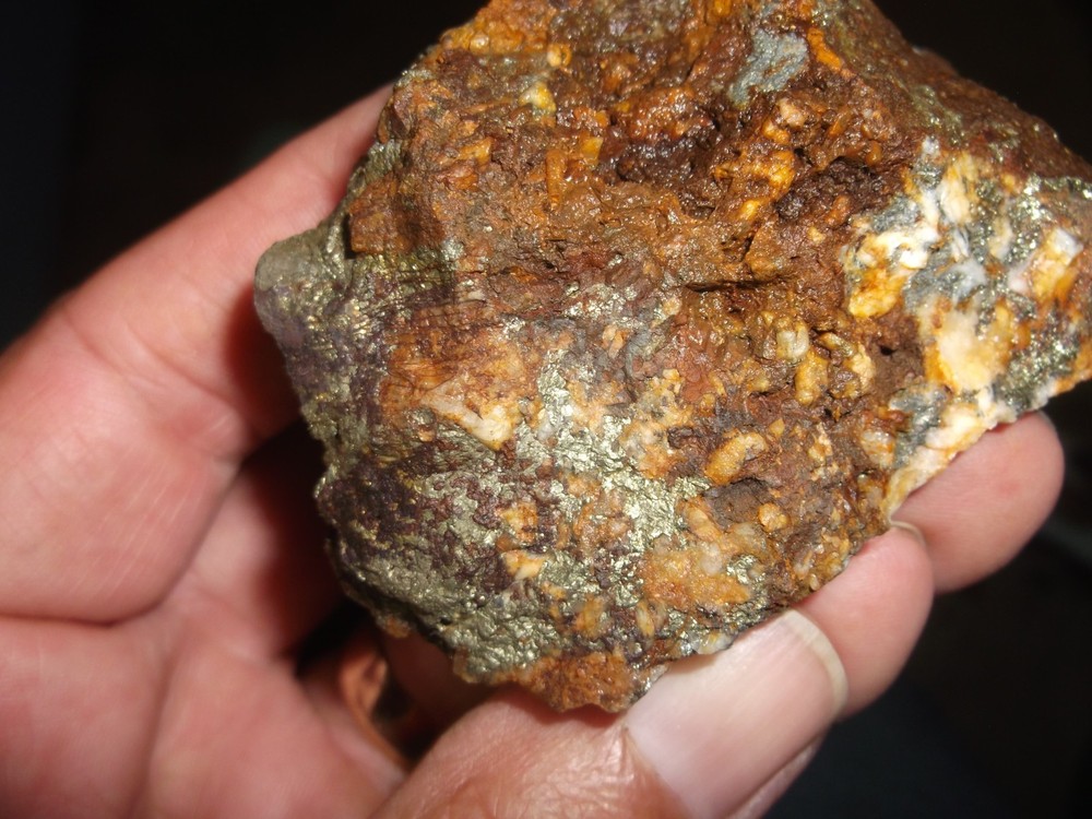 Gold, silver, copper, 264 grams samples ,ore high grade .