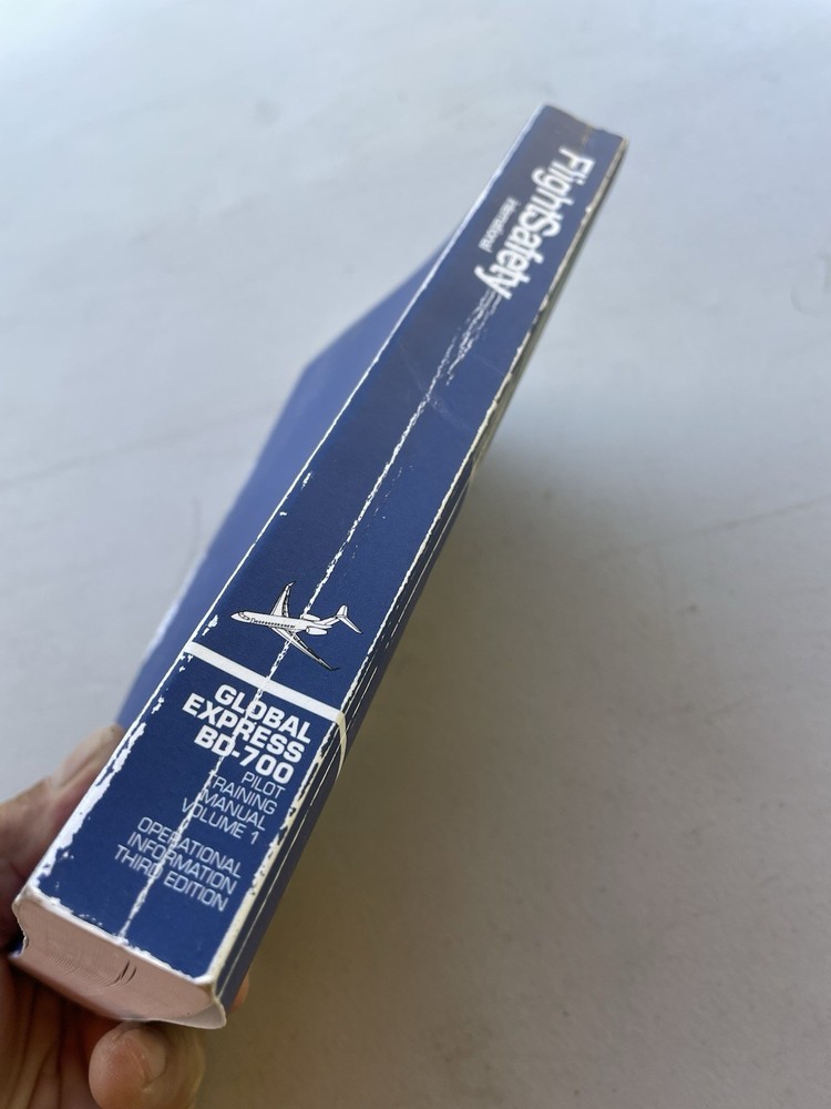 Flight Safety International-Global Express BD-700