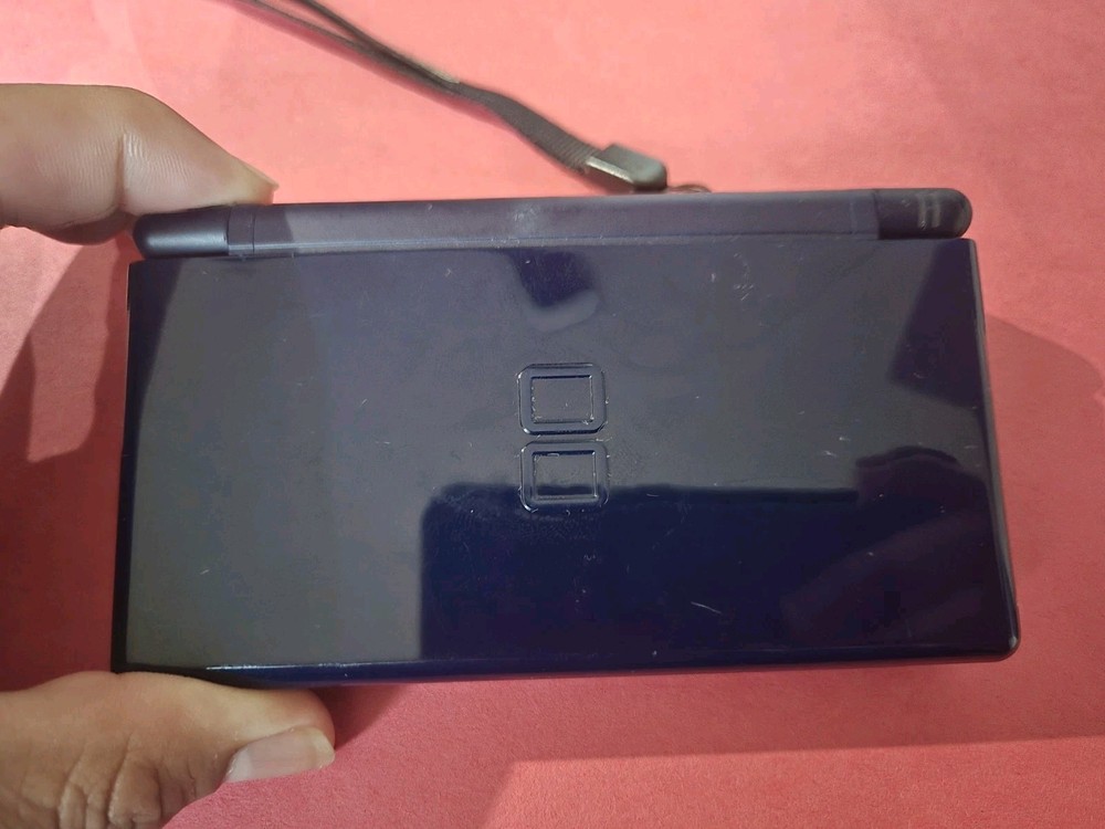 Nintendo DSi Launch Edition Metallic Blue Handheld System