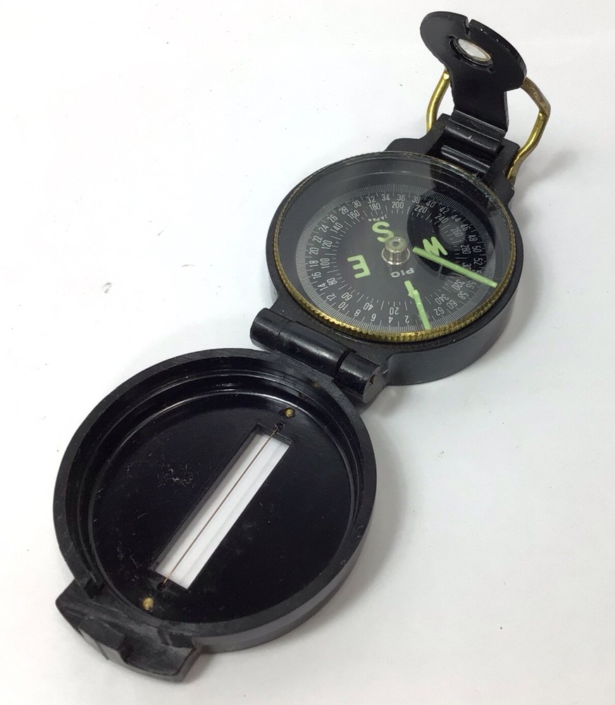 VINTAGE ENGINEER DIRECTIONAL COMPASS