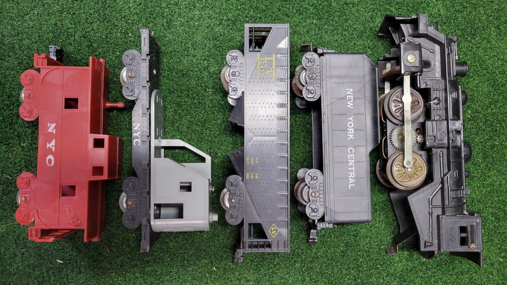 MARX  400 STEAM ENGINE FREIGHT CAR SET