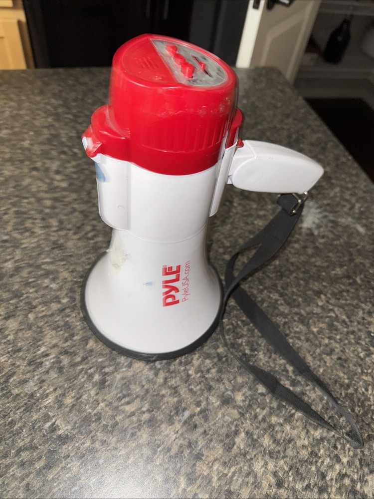 Pyle-Pro Professional Microphone and Speaker with Siren Tested