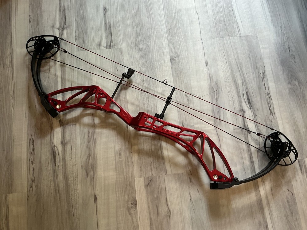 PSE 2019 Red 60# Perform X 3D Bow *Mint Condition* Purchased New & Lightly Used