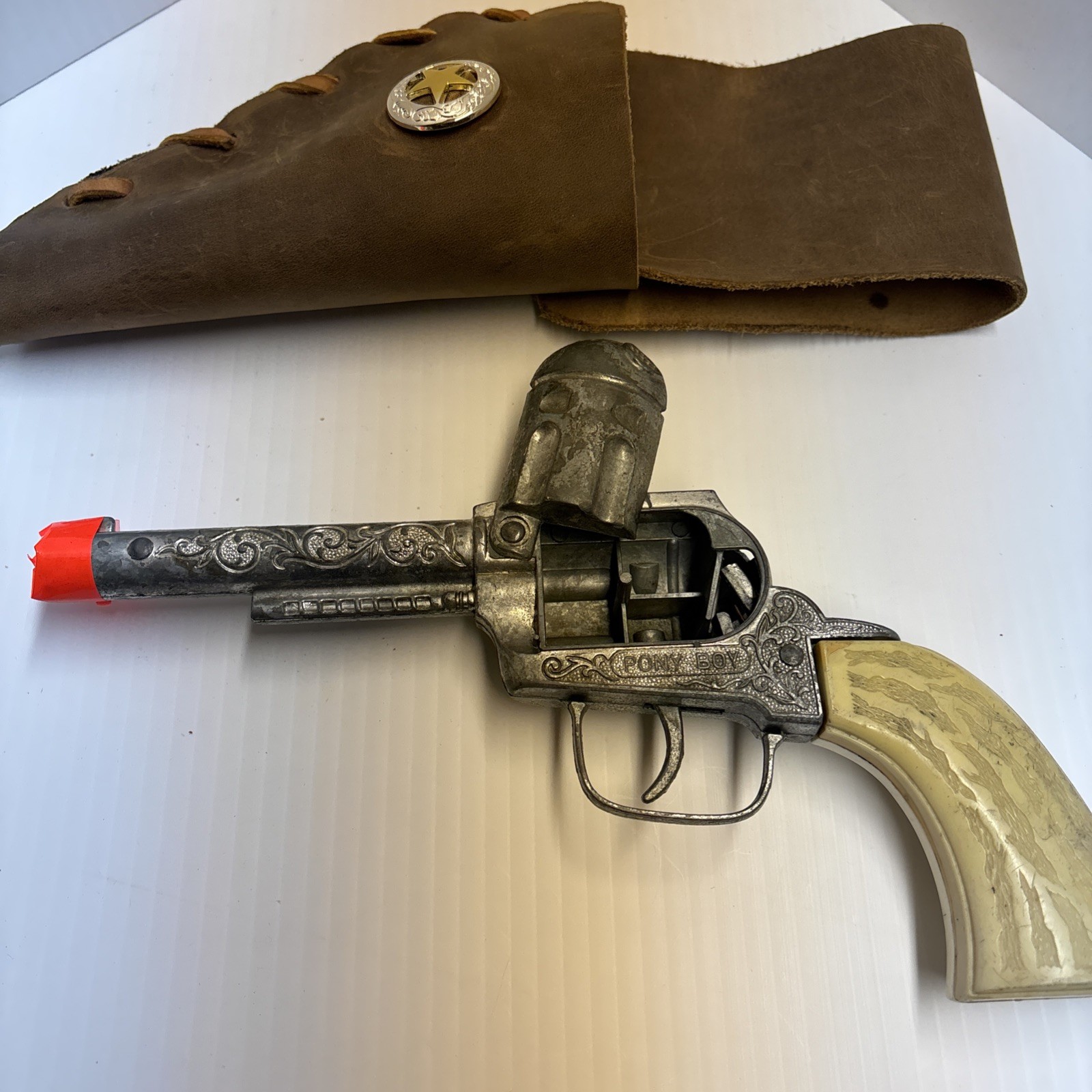 VINTAGE 1960'S WORKING CONDITION PONY BOY CAP GUN