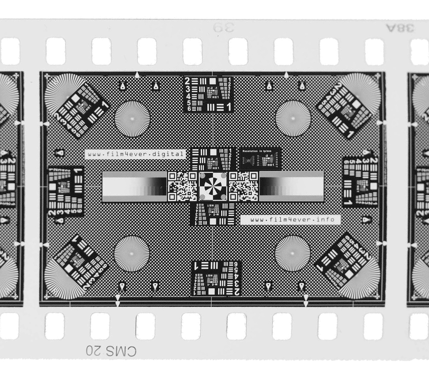 Scan Film Sharp with Vlads Focus Checker. 35 mm High-Res Calibration Target 3F