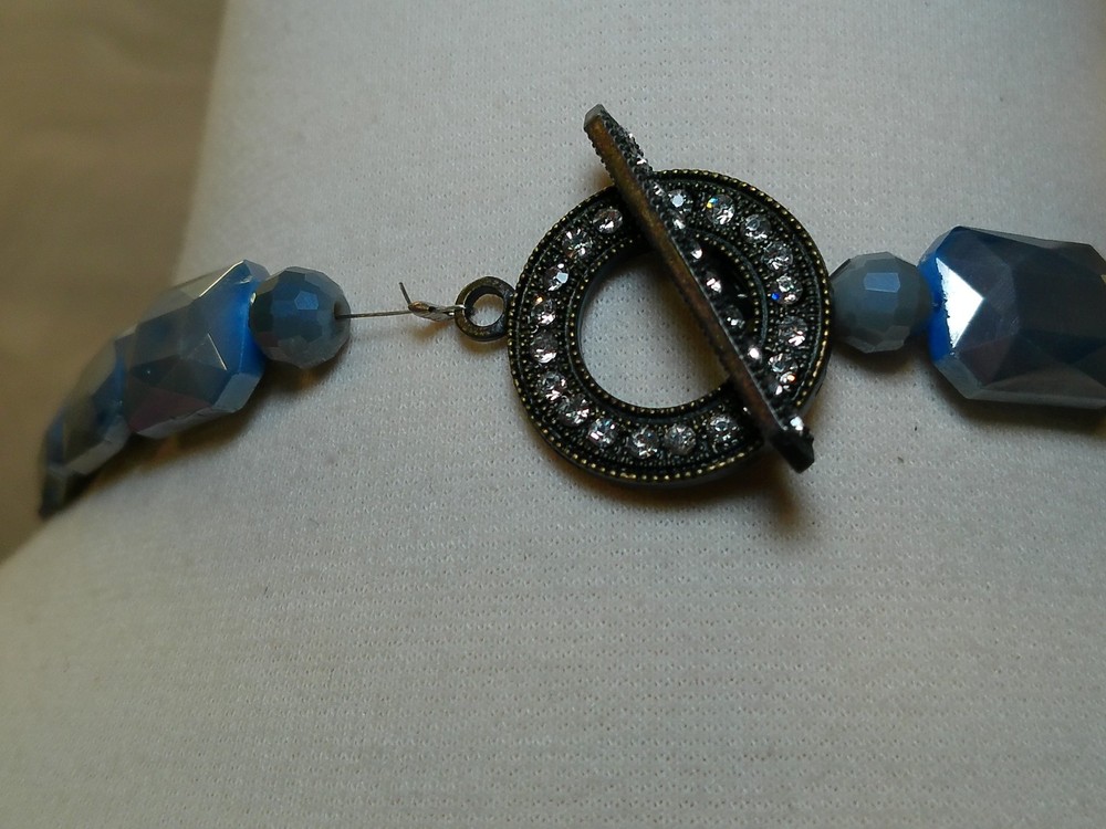 Two Toned Blue statement necklace (420)