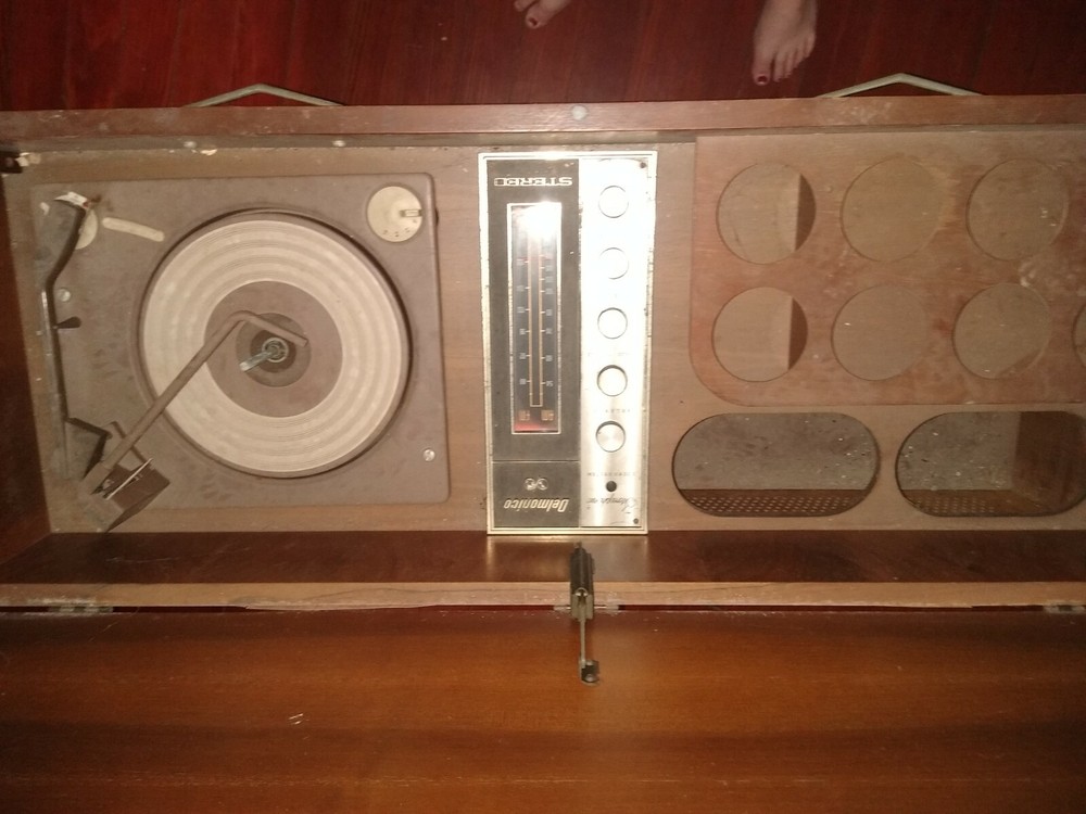 Delmonico stereo vintage