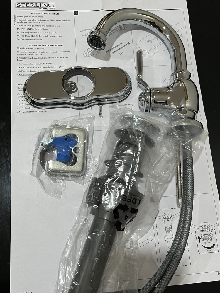Single Handle Bathroom Faucet in Chrome Finish