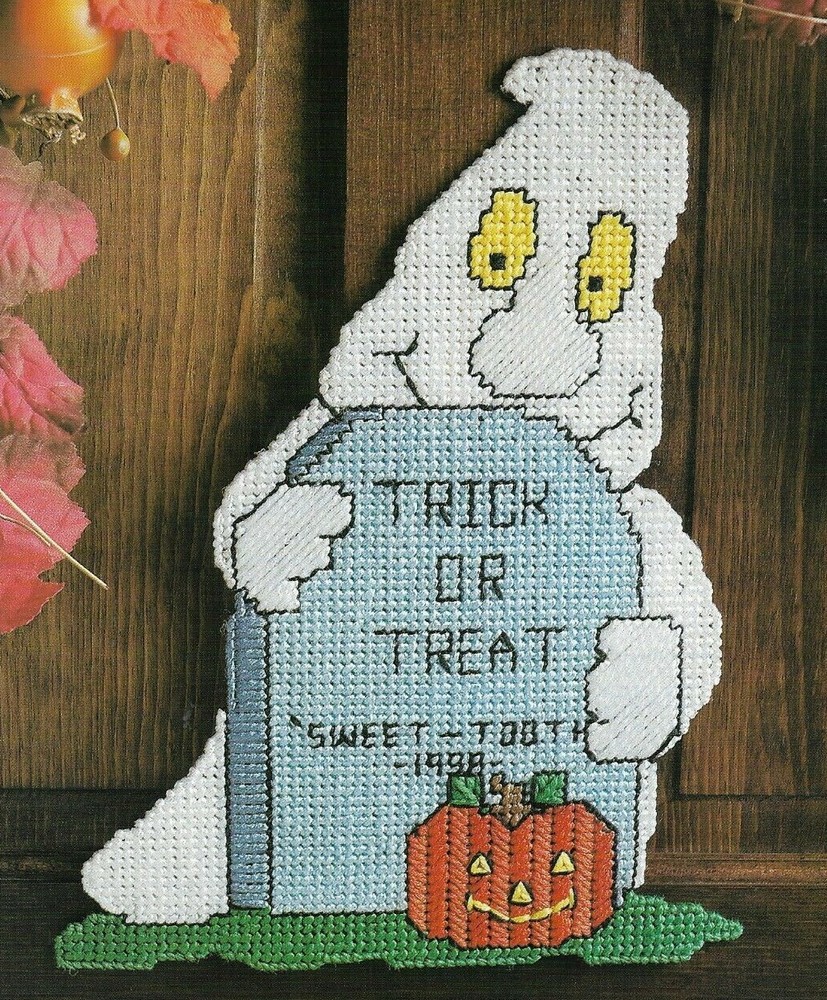 GHOSTLY GREETINGS HALLOWEEN PLASTIC CANVAS PATTERN INSTRUCTIONS
