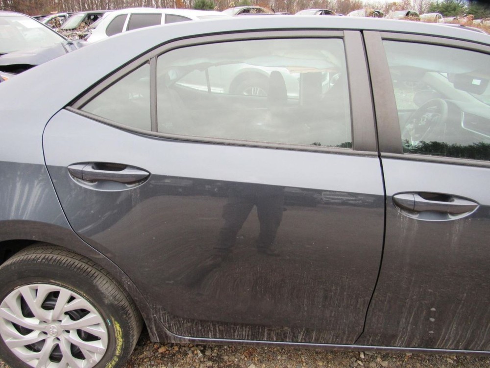 COROLLA 2018 Glove Box 1006024