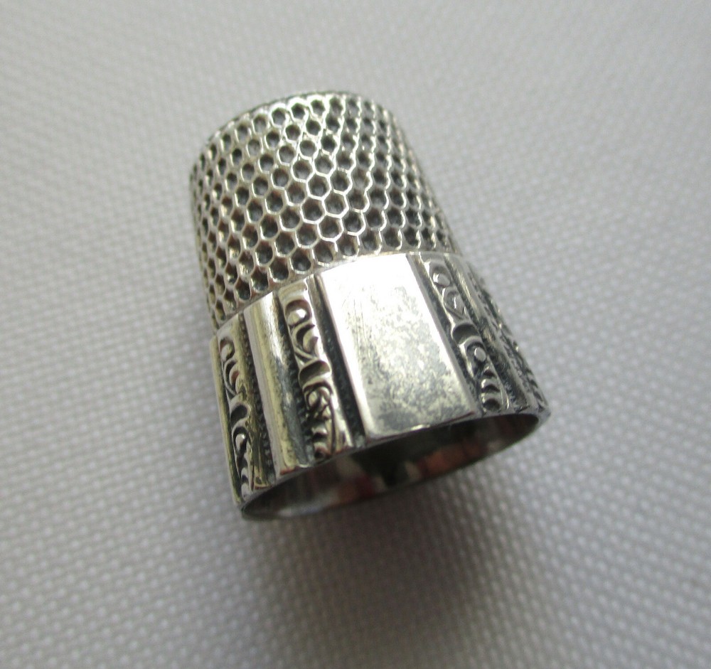 Vintage Simons Bros. Sterling Silver Thimble Size 9