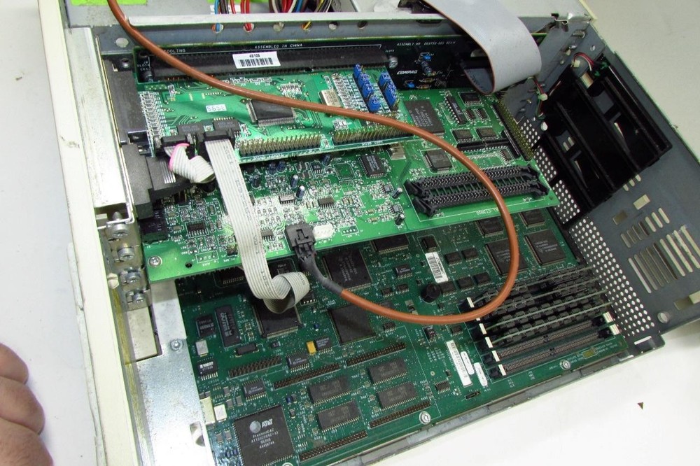 Vintage Compaq Deskpro 590 Computer PC Desktop