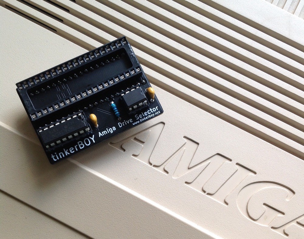 tinkerBOY Amiga Drive Selector – Switchless Boot Selector for Amiga