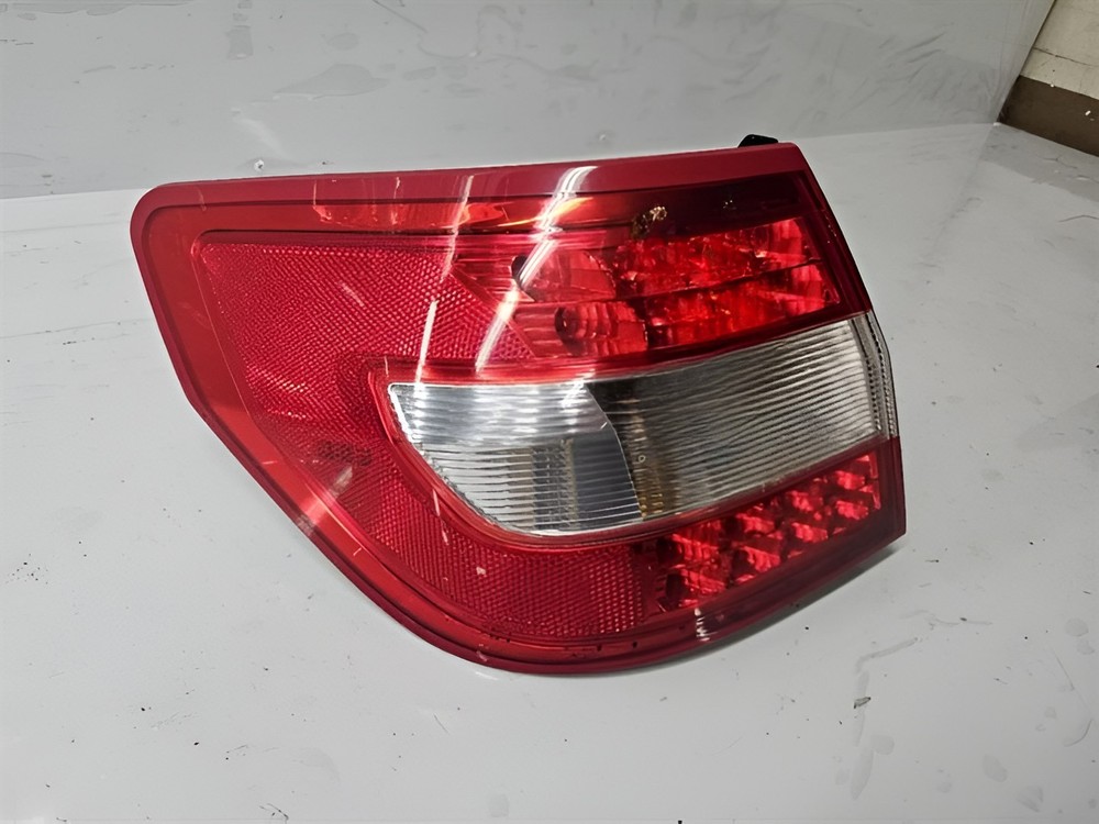2007-2009 Lincoln MKZ Left Driver Tail Light Assembly Quarter Panel Mounted OEM