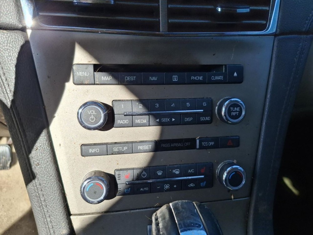 2012 Lincoln MKT SUV 8 Screen Dash Display Used NO ANTI-THEFT CODE