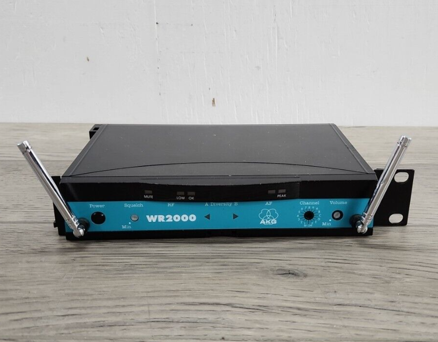AKG Platnum Series Wireless Receiver Model WR2000 Bundle Pro Audio Equip Tested