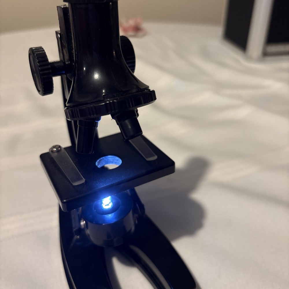 Smithsonian Microscope 150x 450x 900x