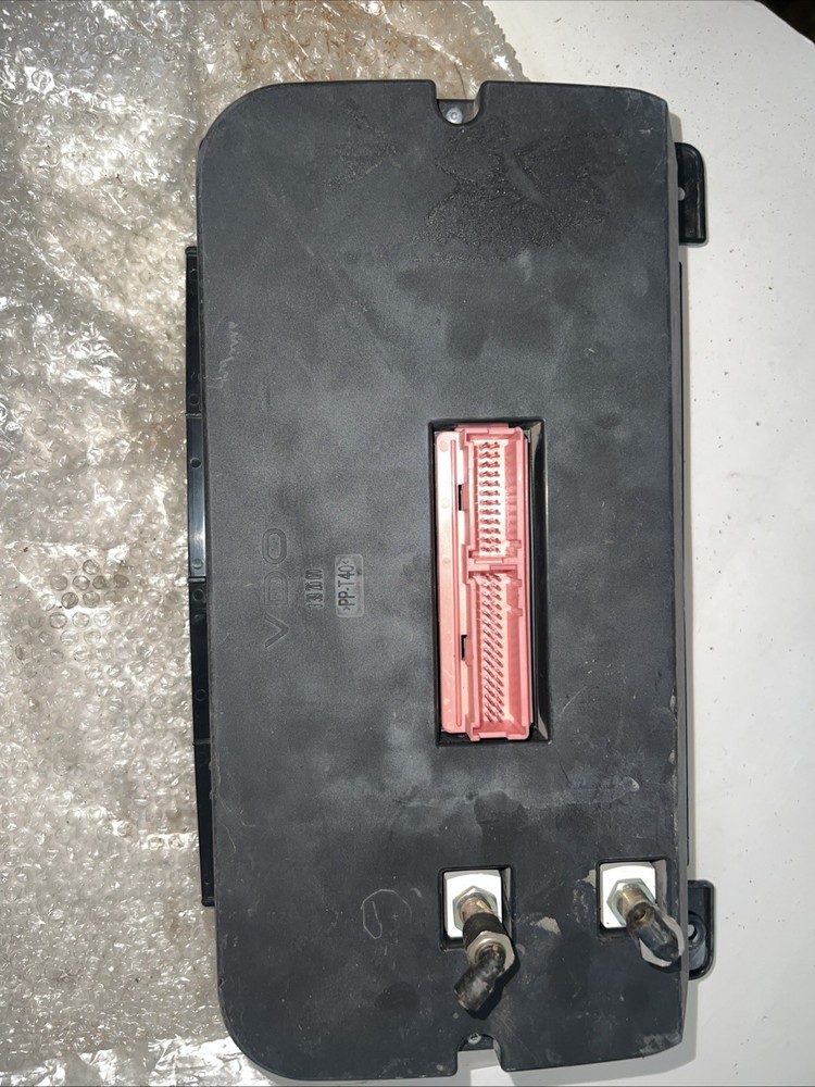 FREIGHTLINER VDO INSTRUMENT PANEL CLUSTER 33920070 (USED)