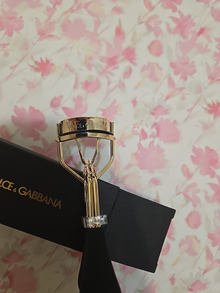 Dolce & Gabbana Eyelash Curler – Authentic & New Makeup Tool