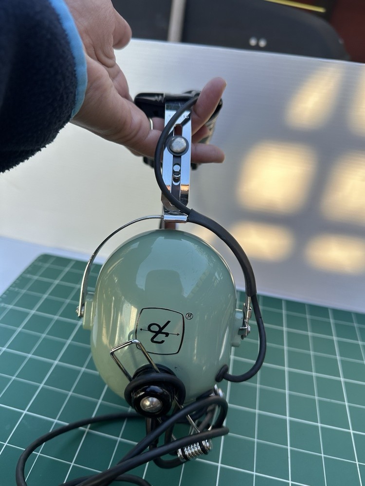 David Clark H7030 Headset With Microphone - Bin 4